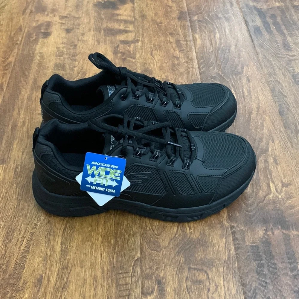 CCO Skechers Wide Fit Memory Foam Sneakers Size 10.5